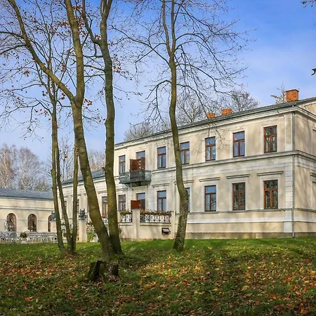 Κατάλυμα σε φάρμα Palac Nogalin *