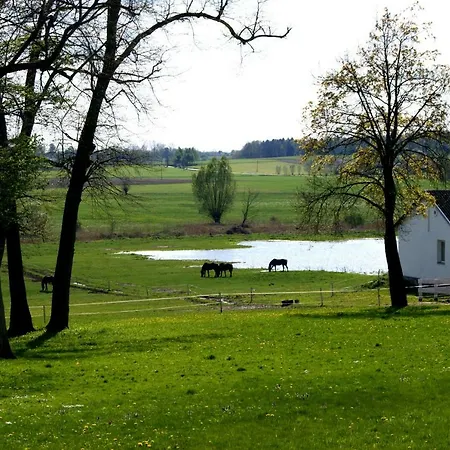 Palac Nogalin Κατάλυμα σε φάρμα